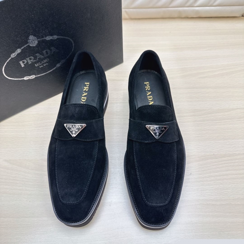 Pra*a leather shoes